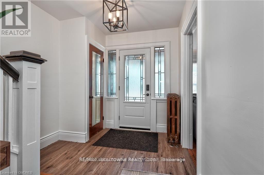 Photo 3 of 23 Ottawa Street S, Hamilton ON