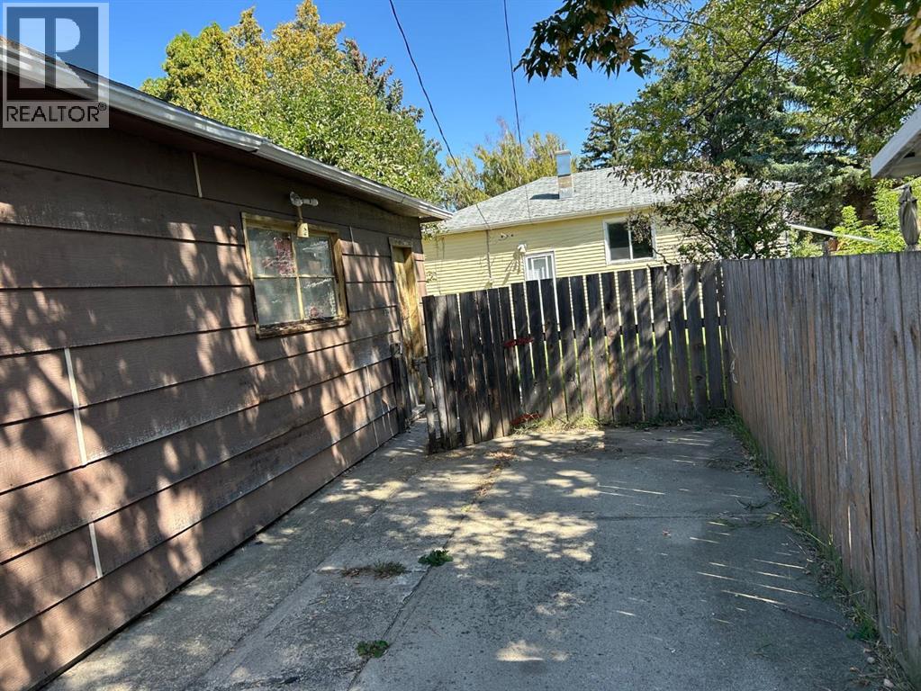 Single Family House Bungalow for Sale in   Street S Victoria Park Lethbridge 