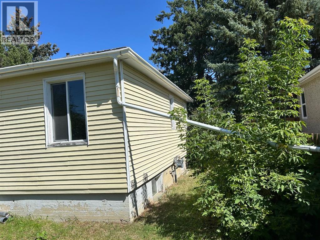 Single Family House Bungalow for Sale in   Street S Victoria Park Lethbridge 