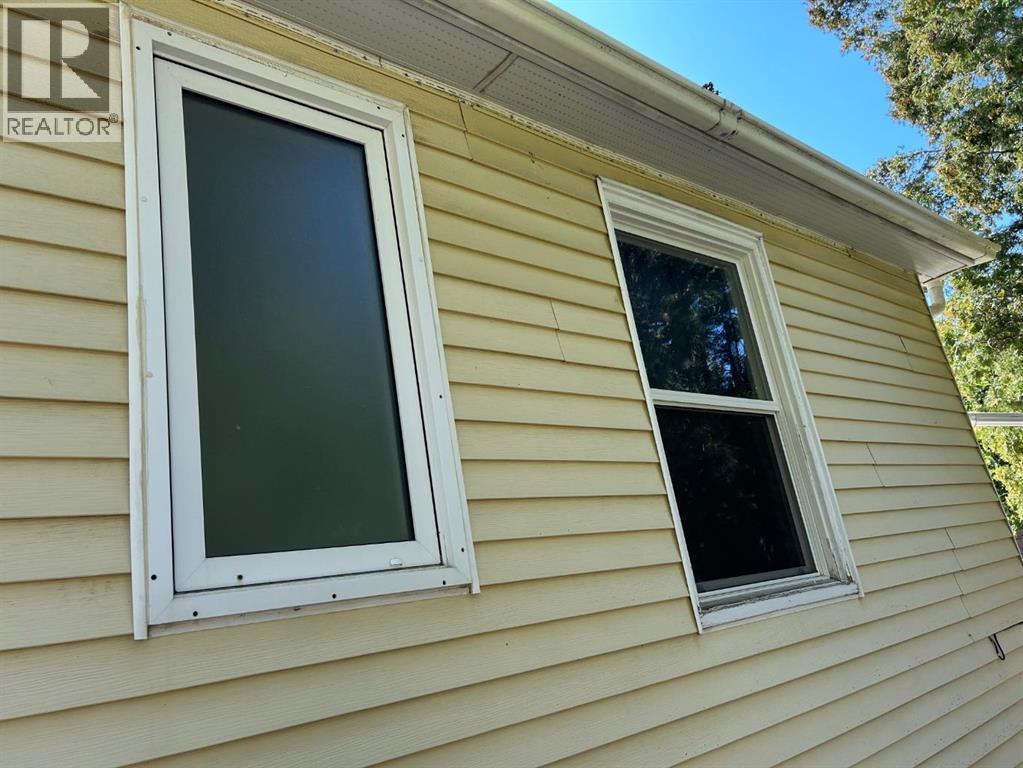 Single Family House Bungalow for Sale in   Street S Victoria Park Lethbridge 