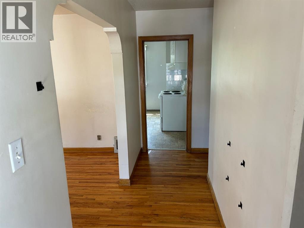 Single Family House Bungalow for Sale in   Street S Victoria Park Lethbridge 