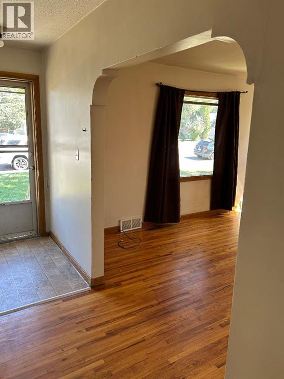 Single Family House Bungalow for Sale in   Street S Victoria Park Lethbridge 