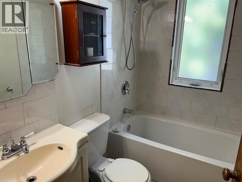 Single Family House Bungalow for Sale in   Street S Victoria Park Lethbridge 