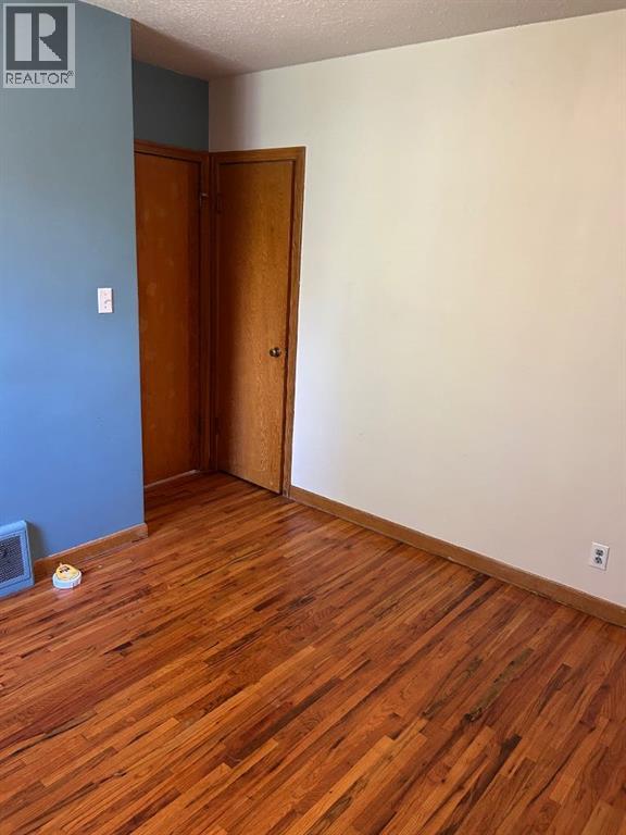 Single Family House Bungalow for Sale in   Street S Victoria Park Lethbridge 