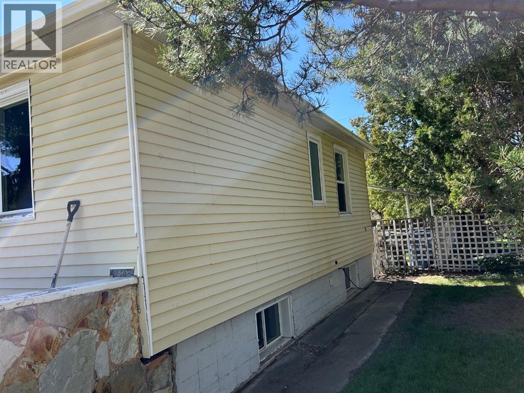 Single Family House Bungalow for Sale in   Street S Victoria Park Lethbridge 