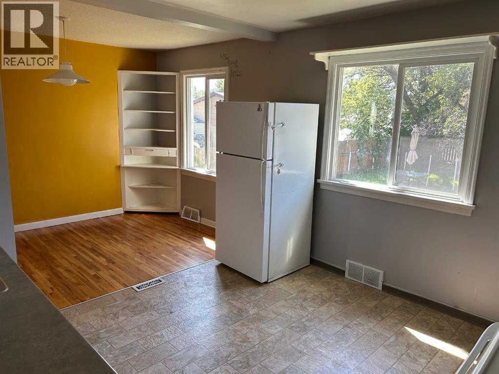 Single Family House Bungalow for Sale in   Street S Victoria Park Lethbridge 