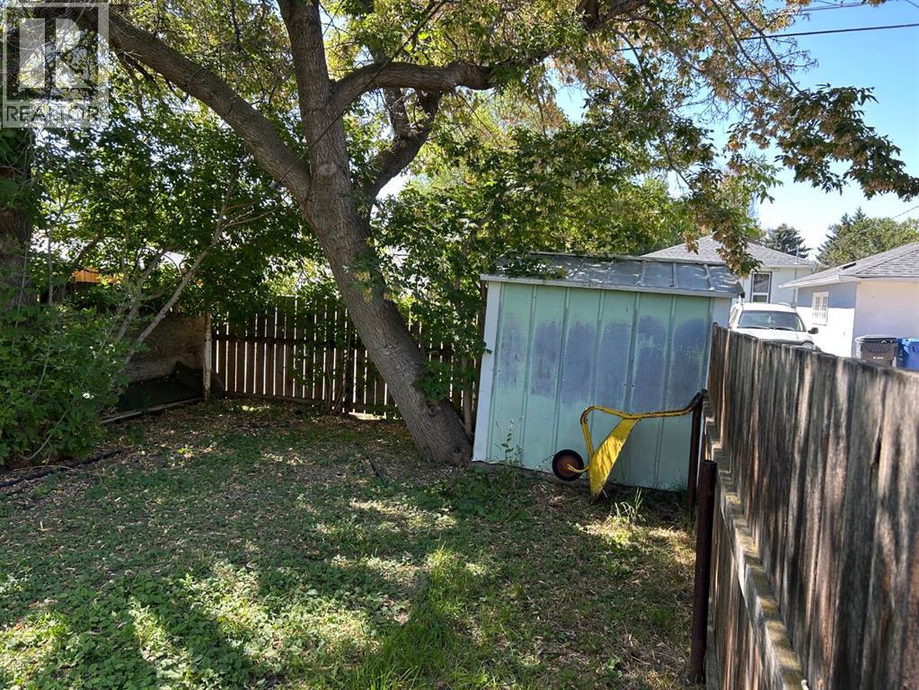 Single Family House Bungalow for Sale in   Street S Victoria Park Lethbridge 