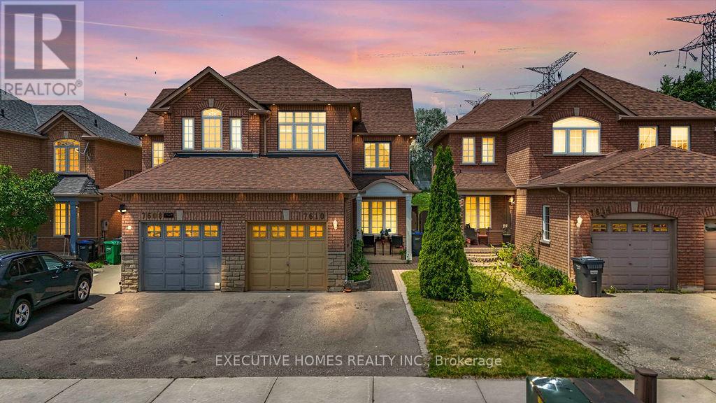 Photo 2 of 7610 Black Walnut Trail, Mississauga ON