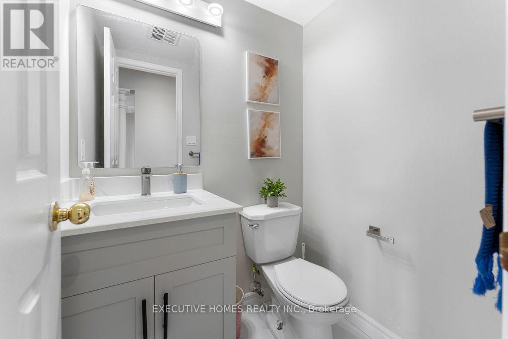 Photo 12 of 7610 Black Walnut Trail, Mississauga ON