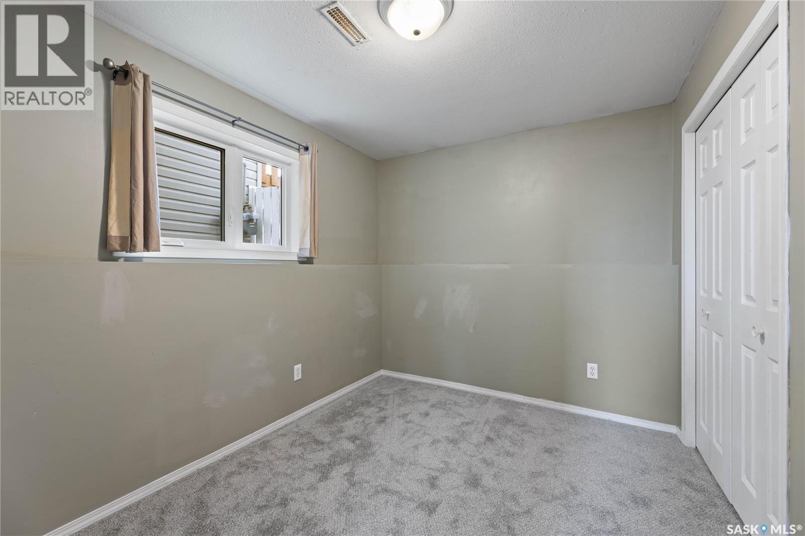 Photo 16 of 210 Hedley Street, Saskatoon SK