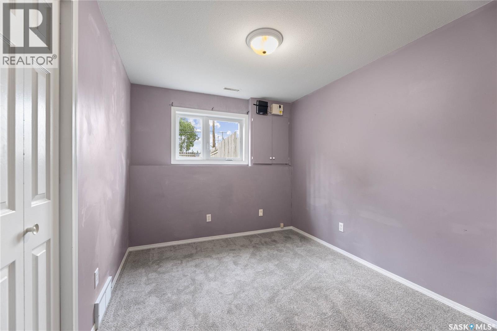 Photo 17 of 210 Hedley Street, Saskatoon SK