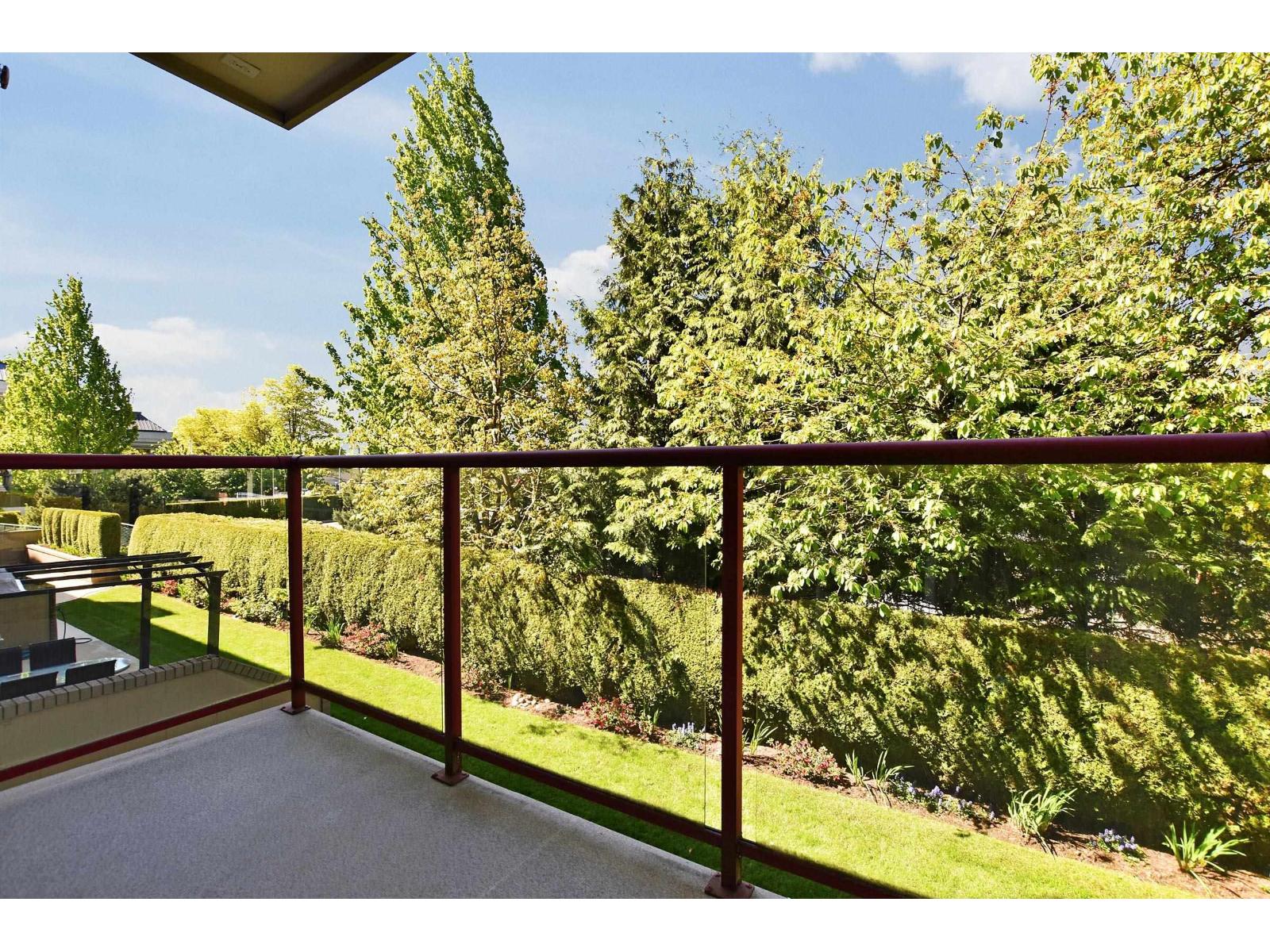 Photo 12 of 208 2626 Countess Street, Abbotsford BC