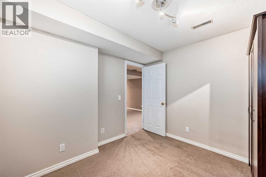 Single Family House for Sale in  Coverdale Way NE Coventry Hills Calgary 