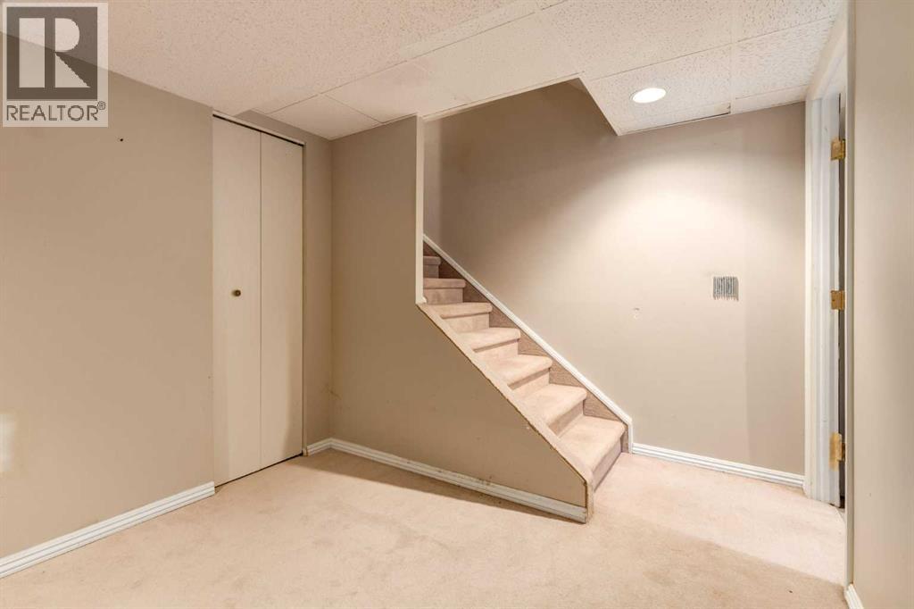 Single Family House Bungalow for Sale in  Shawglen Way SW Shawnessy Calgary 