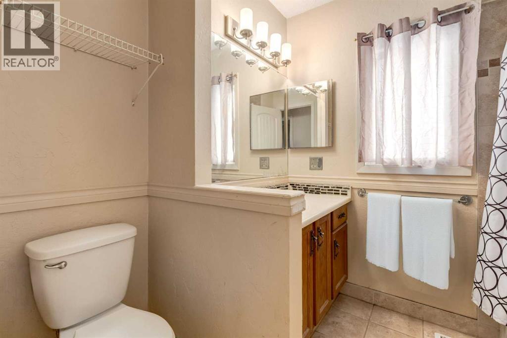 Single Family House Bungalow for Sale in  Shawglen Way SW Shawnessy Calgary 