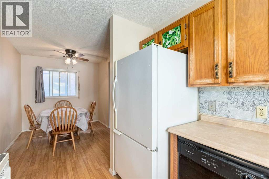 Single Family House Bungalow for Sale in  Shawglen Way SW Shawnessy Calgary 