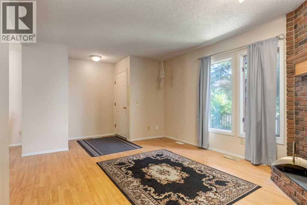 Single Family House Bungalow for Sale in  Shawglen Way SW Shawnessy Calgary 