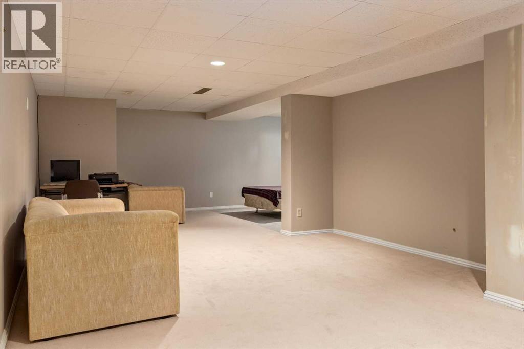 Single Family House Bungalow for Sale in  Shawglen Way SW Shawnessy Calgary 