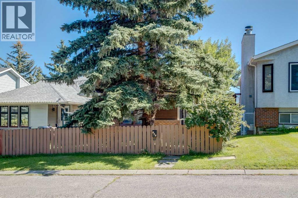 Single Family House Bungalow for Sale in  Shawglen Way SW Shawnessy Calgary 