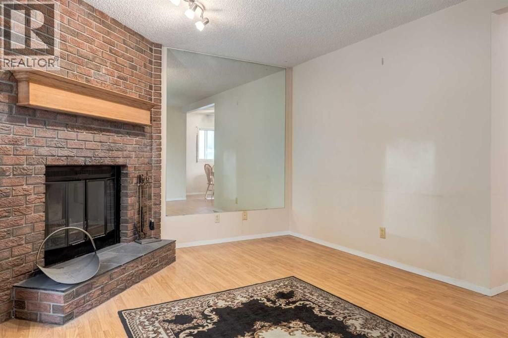 Single Family House Bungalow for Sale in  Shawglen Way SW Shawnessy Calgary 