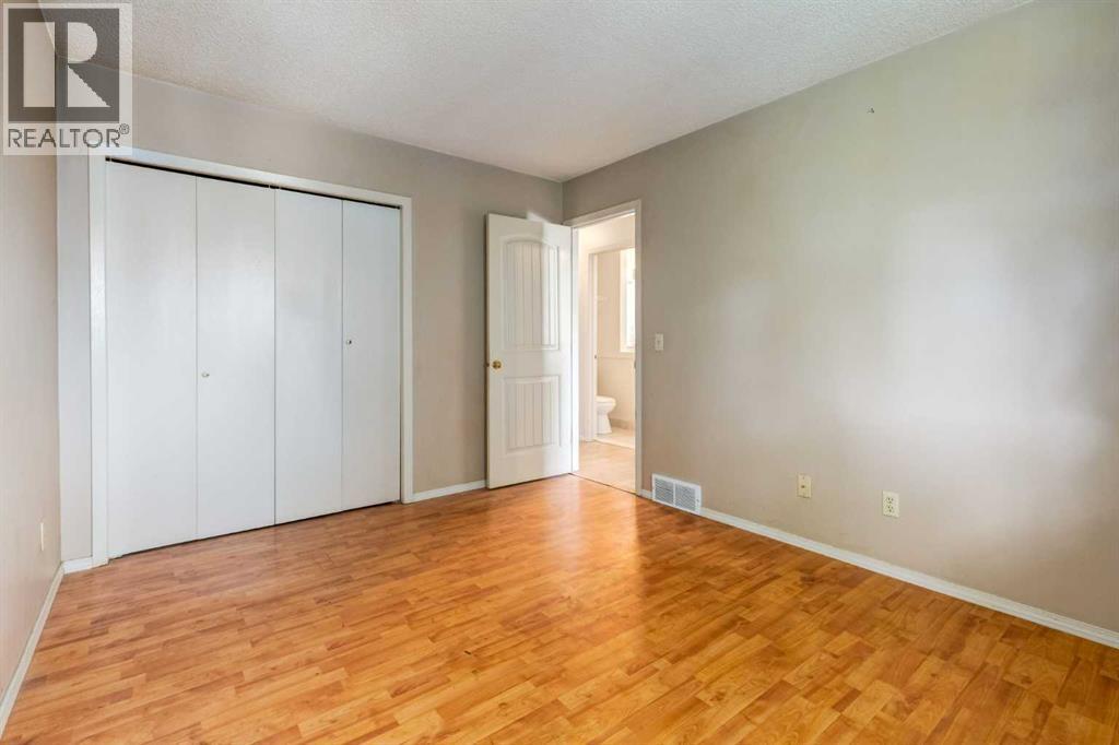 Single Family House Bungalow for Sale in  Shawglen Way SW Shawnessy Calgary 