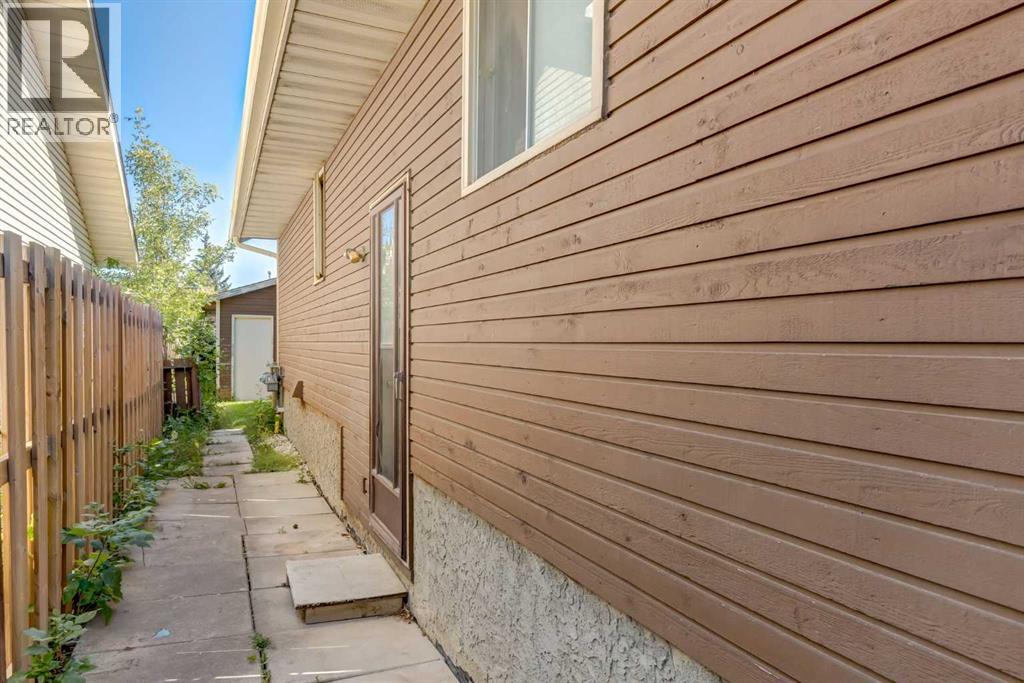 Single Family House Bungalow for Sale in  Shawglen Way SW Shawnessy Calgary 