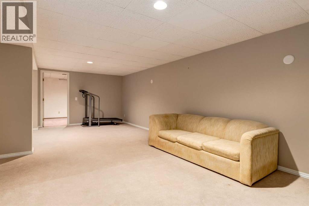 Single Family House Bungalow for Sale in  Shawglen Way SW Shawnessy Calgary 