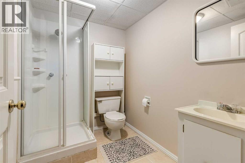 Single Family House Bungalow for Sale in  Shawglen Way SW Shawnessy Calgary 