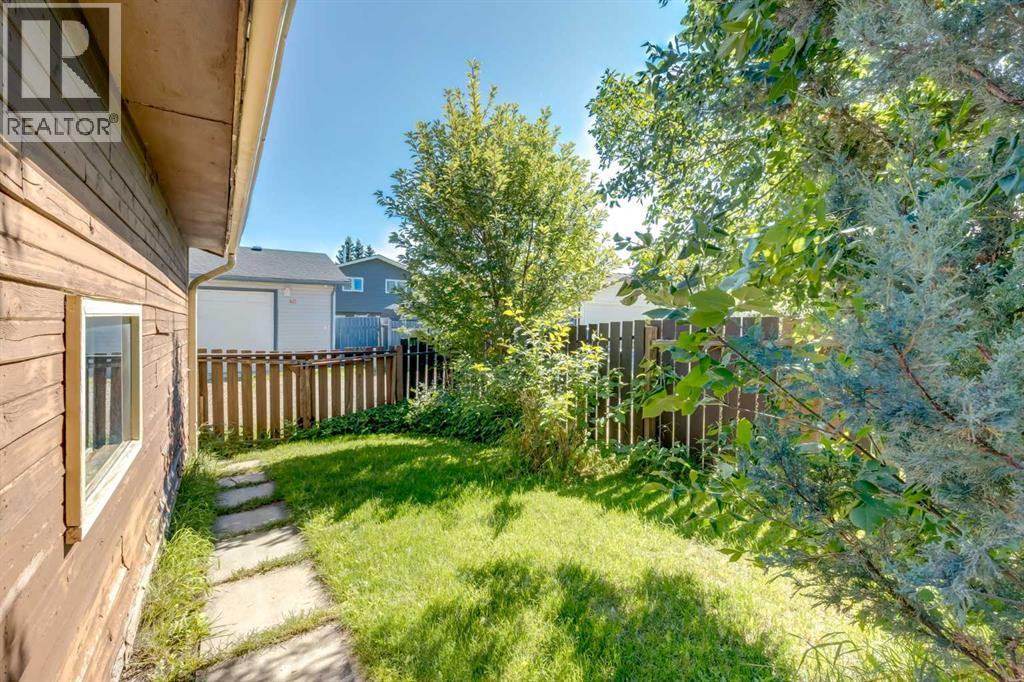 Single Family House Bungalow for Sale in  Shawglen Way SW Shawnessy Calgary 