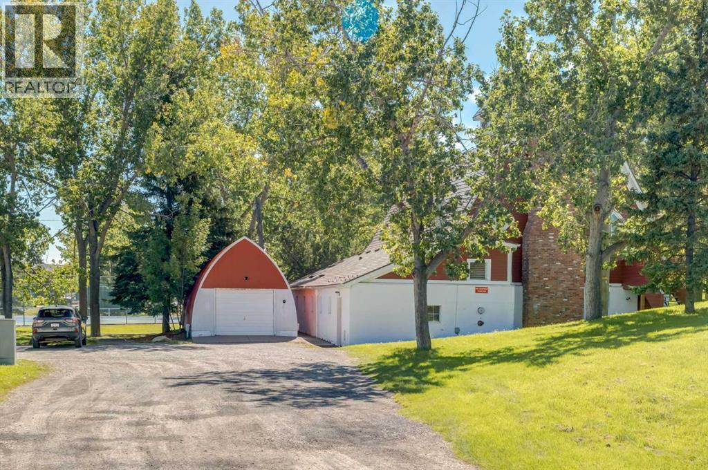 Single Family House Bungalow for Sale in  Shawglen Way SW Shawnessy Calgary 