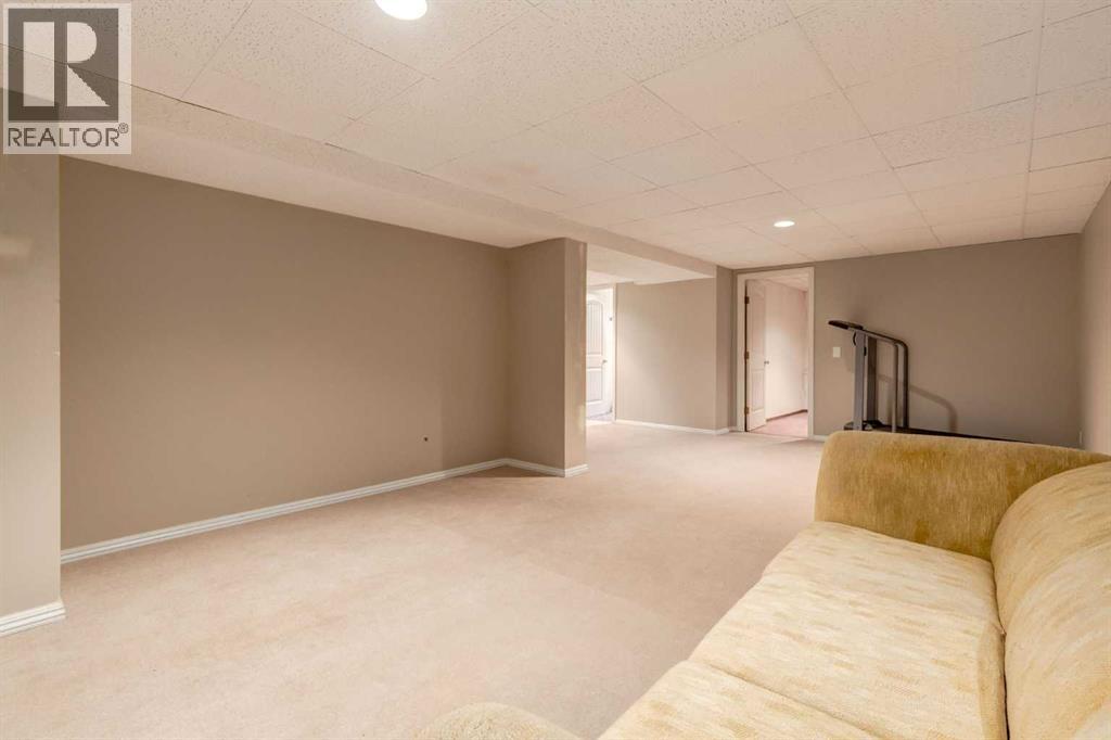 Single Family House Bungalow for Sale in  Shawglen Way SW Shawnessy Calgary 