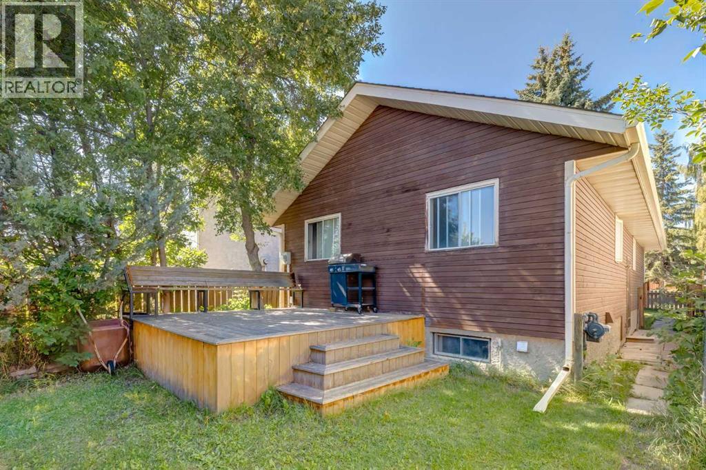 Single Family House Bungalow for Sale in  Shawglen Way SW Shawnessy Calgary 