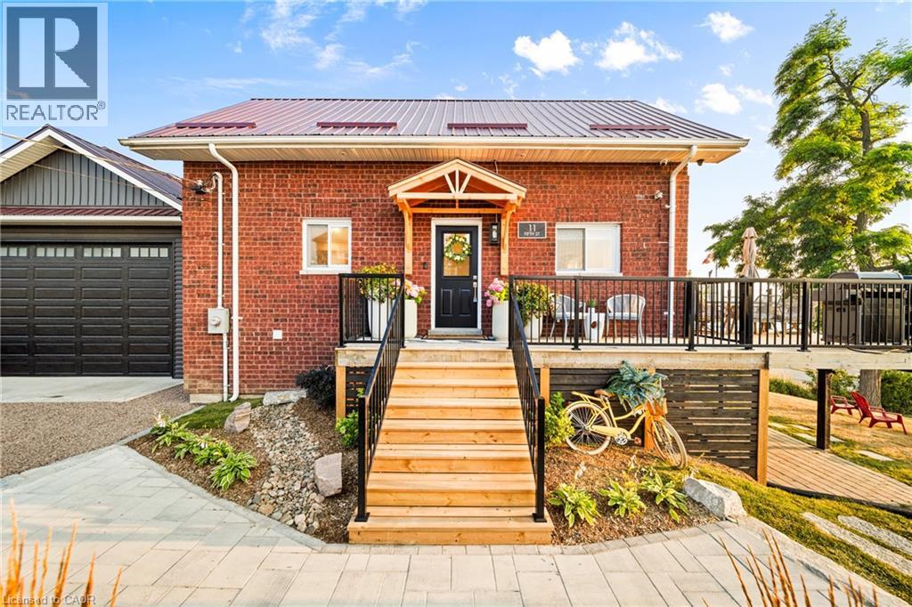 Photo 33 of 11 Fifth Street, Kawartha Lakes ON