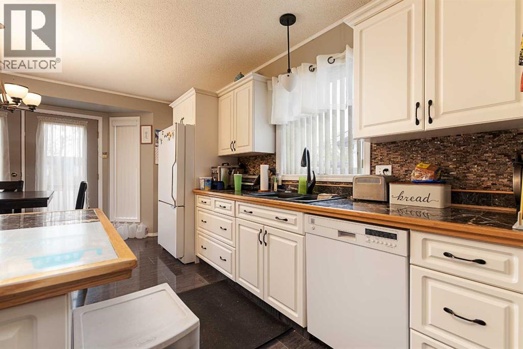Photo 8 of 5908 41 Street, Lloydminster AB