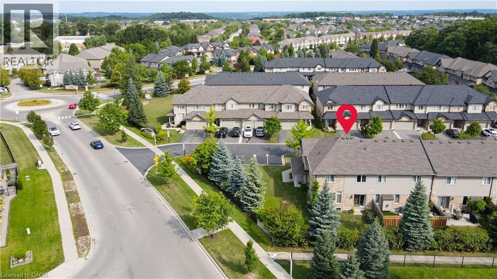Photo 4 of 441 Stonehenge Drive Unit 30, Ancaster ON
