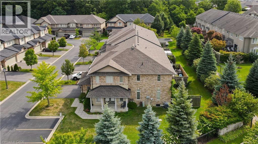 Photo 3 of 441 Stonehenge Drive Unit 30, Ancaster ON