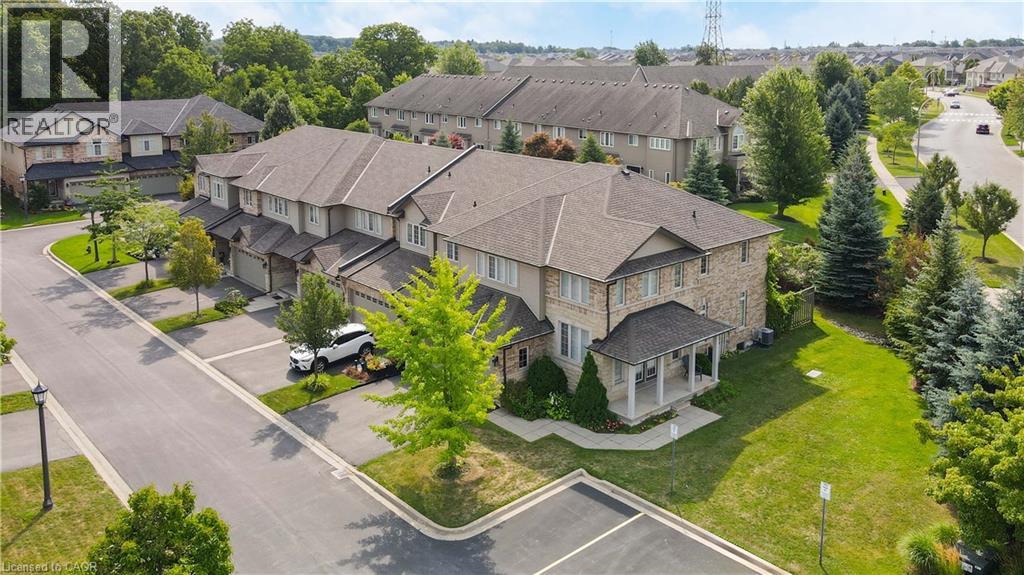 Photo 2 of 441 Stonehenge Drive Unit 30, Ancaster ON