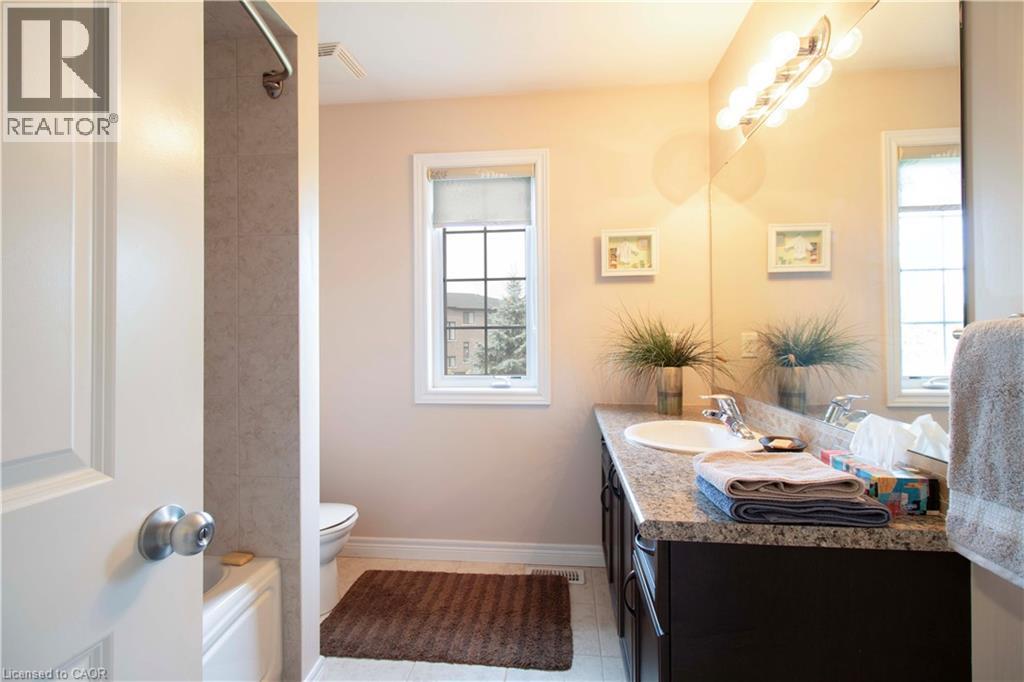 Photo 33 of 441 Stonehenge Drive Unit 30, Ancaster ON