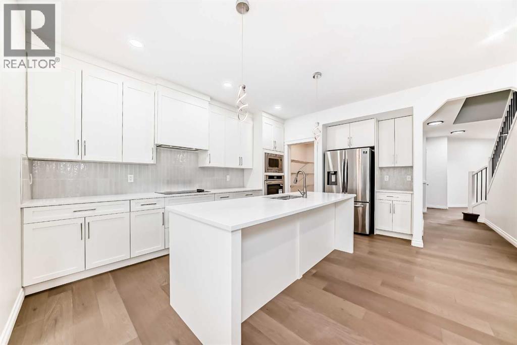 Photo 14 of 18 West Cedar Place Sw, Calgary AB