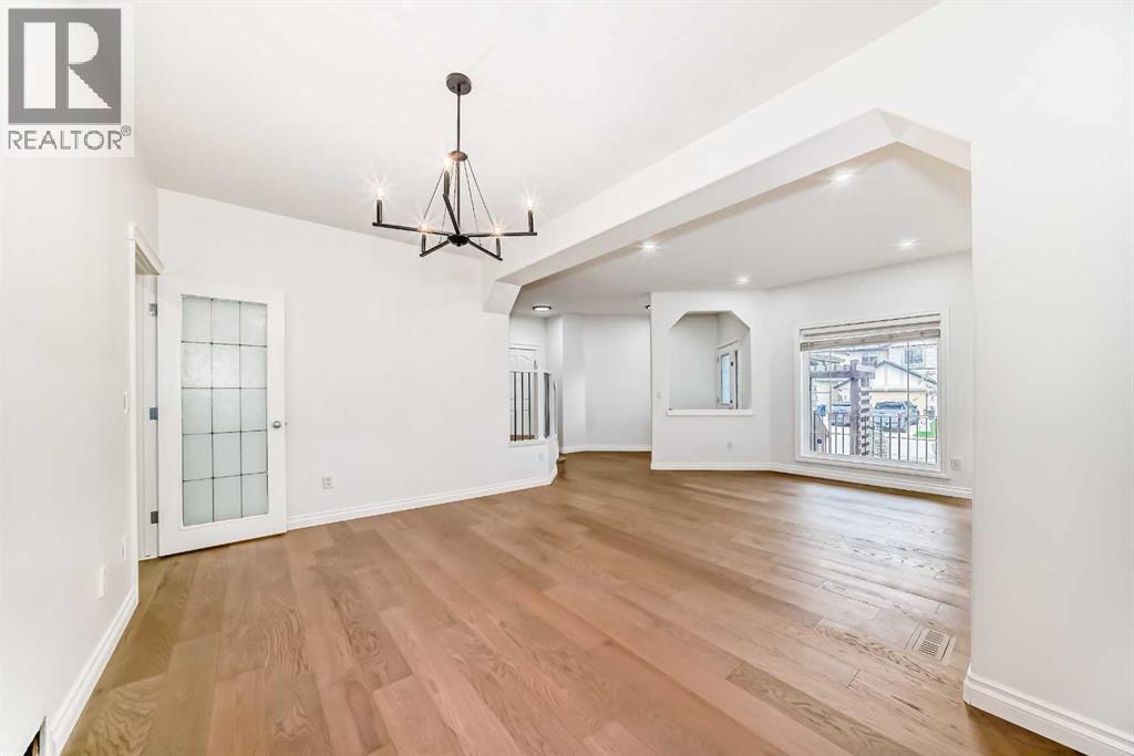Photo 7 of 18 West Cedar Place Sw, Calgary AB
