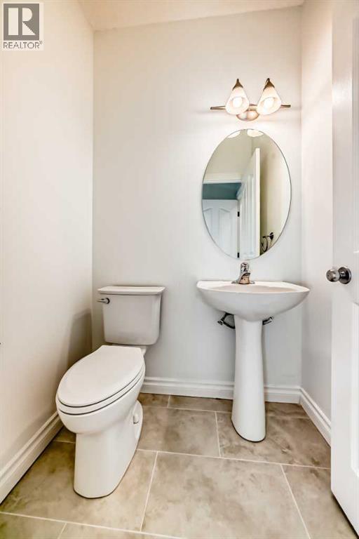 Photo 23 of 18 West Cedar Place Sw, Calgary AB