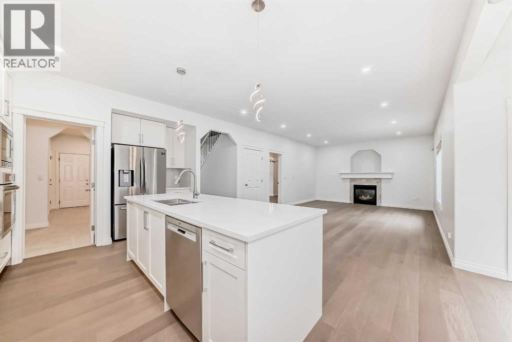 Photo 16 of 18 West Cedar Place Sw, Calgary AB