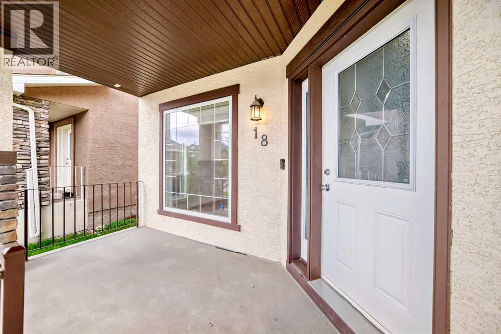 Photo 2 of 18 West Cedar Place Sw, Calgary AB