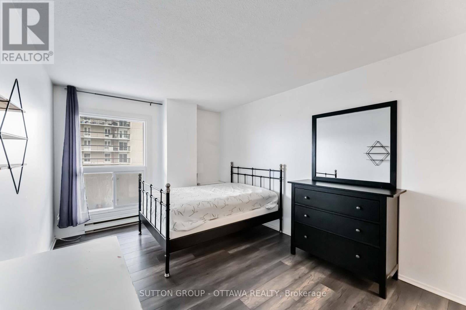 Photo 41 of 705 158 C Mcarthur Avenue, Ottawa ON