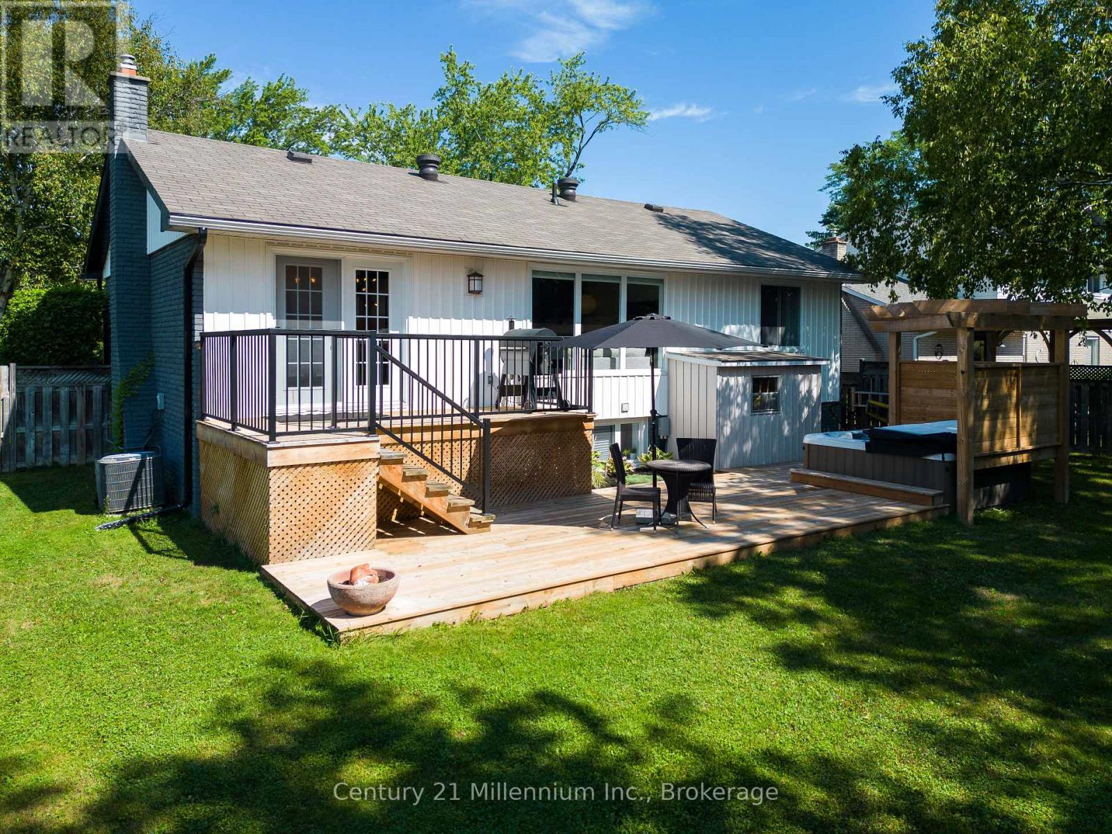 Photo 21 of 18 Bryan Drive, Collingwood ON