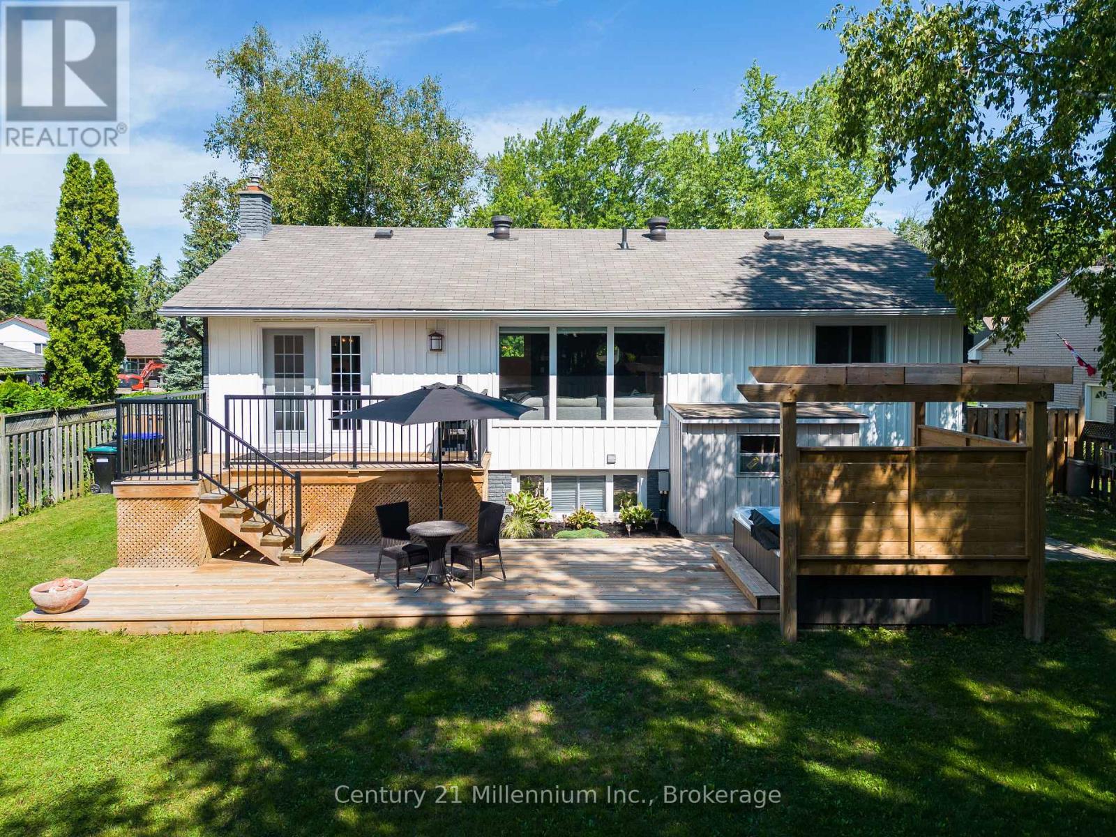 Photo 23 of 18 Bryan Drive, Collingwood ON