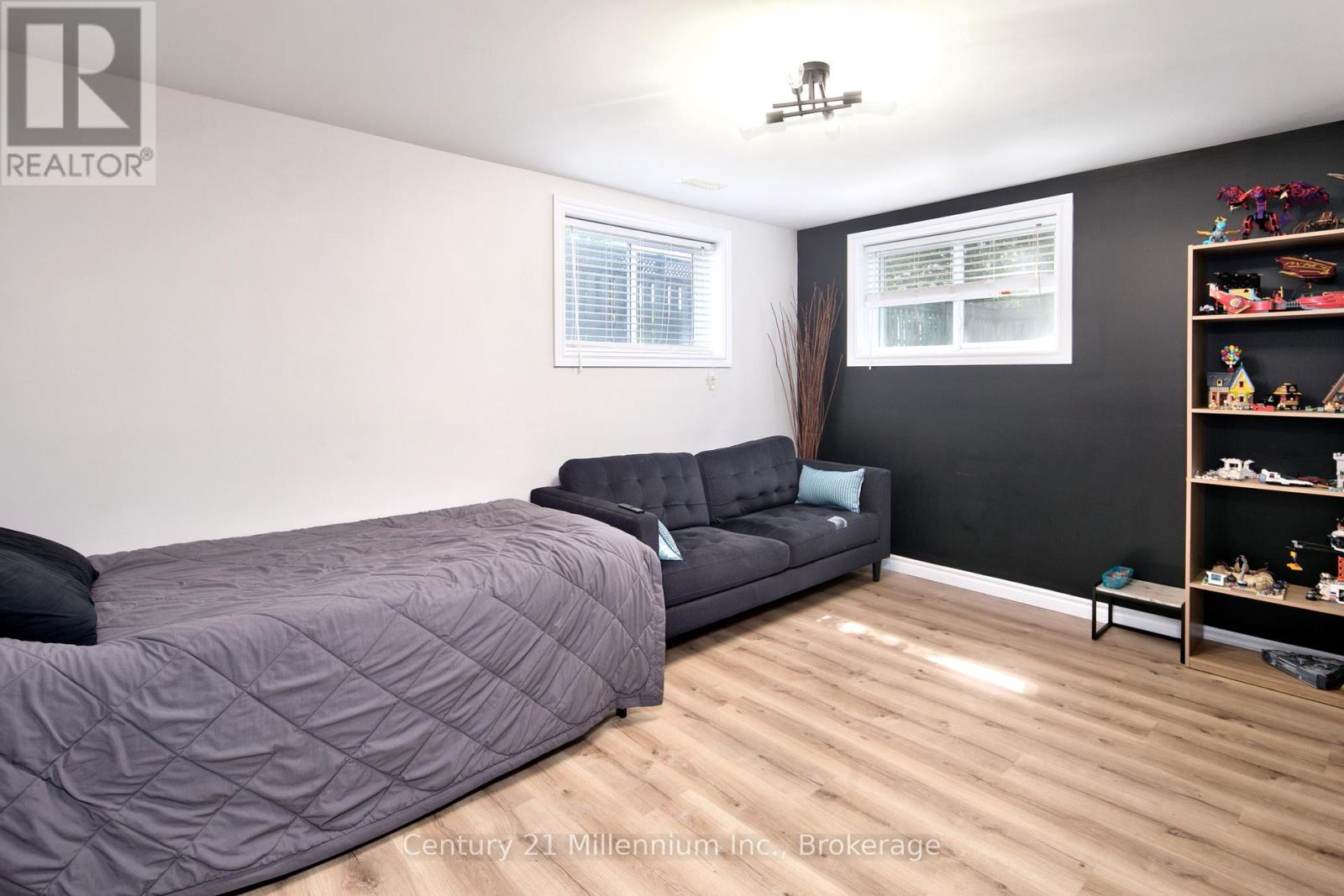 Photo 34 of 18 Bryan Drive, Collingwood ON
