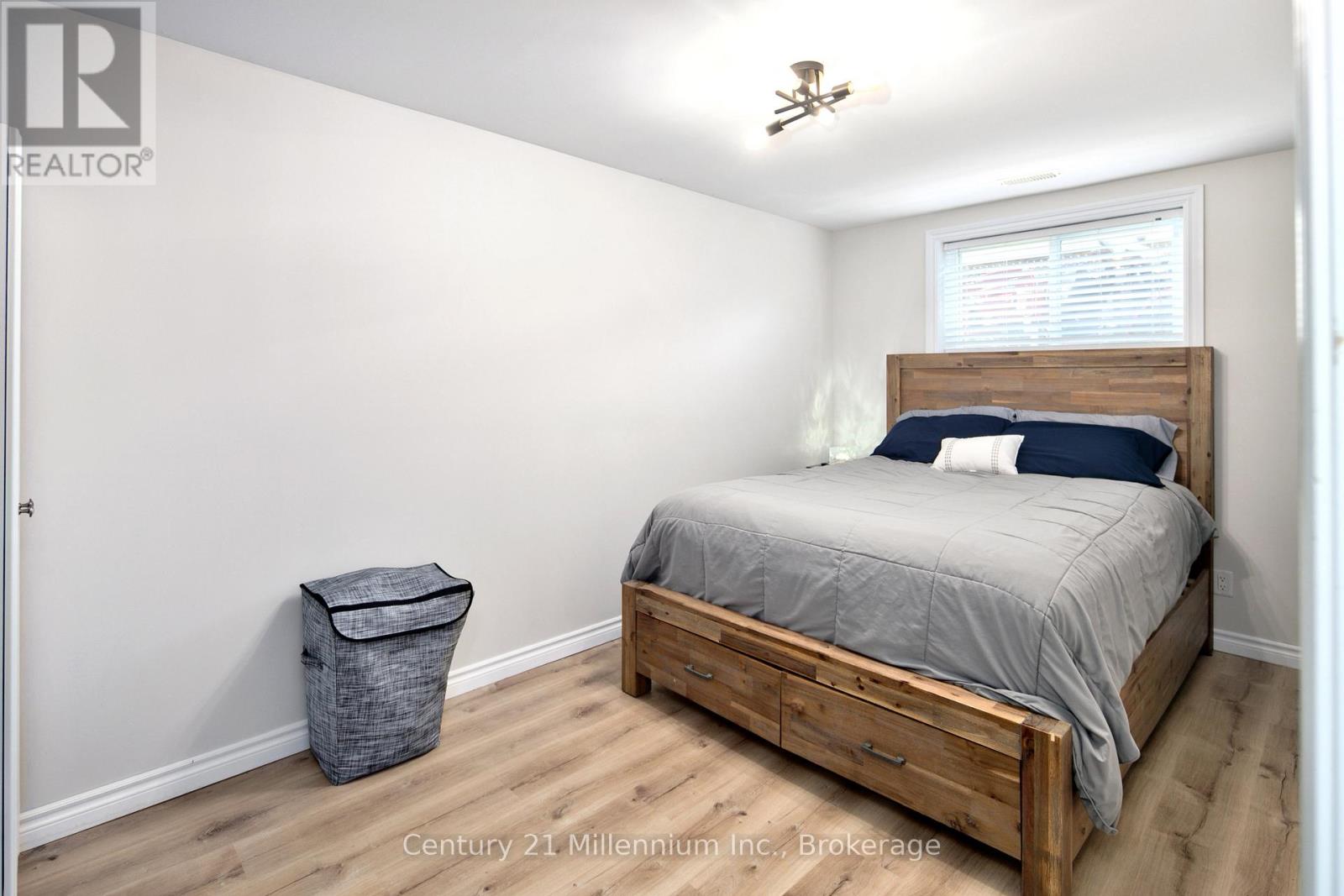 Photo 35 of 18 Bryan Drive, Collingwood ON