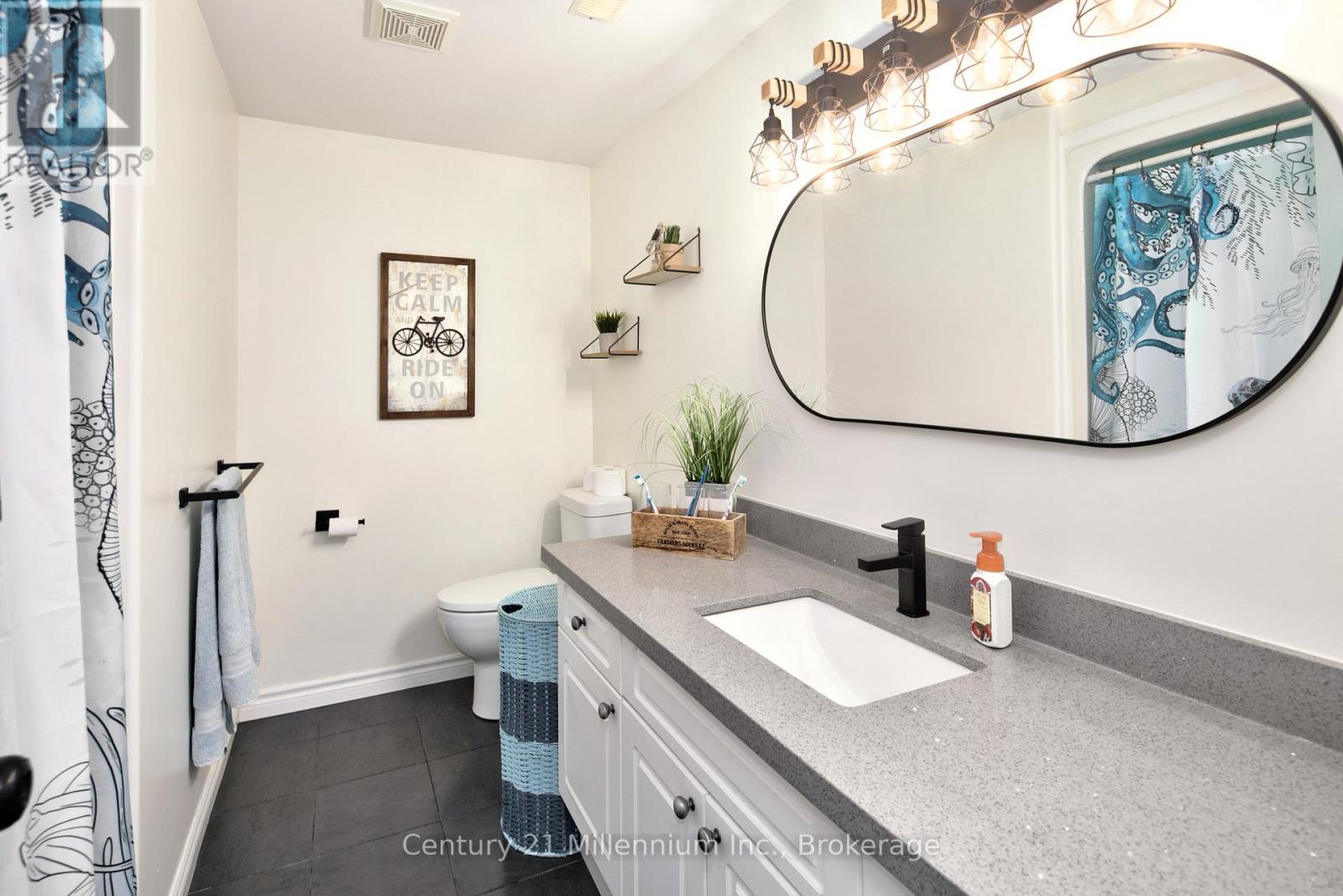 Photo 36 of 18 Bryan Drive, Collingwood ON