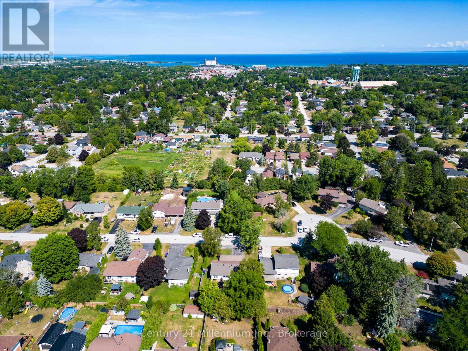 Photo 43 of 18 Bryan Drive, Collingwood ON